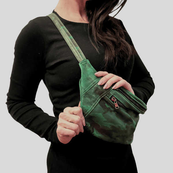 期間限定お値下げ‼️hood shooting belt bag モリハルナ お値下げ】hood shooting belt bag モリハルナさん【完売】